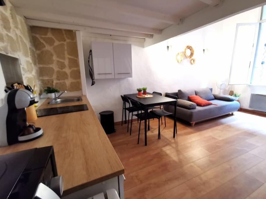 Centre Ville Montpellier - Appartement Au Coeur De L'Ecusson エクステリア 写真